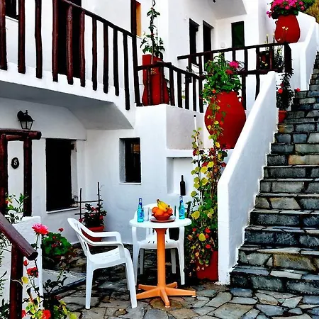 Heliotrope Apartment