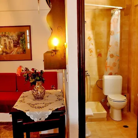 Heliotrope Apartment *